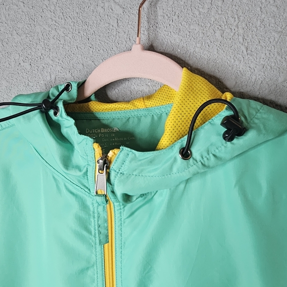 Dutch Bros Hoodie Mens Medium Pullover Logo Windbreaker Pouch Green Yellow - Picture 5 of 16